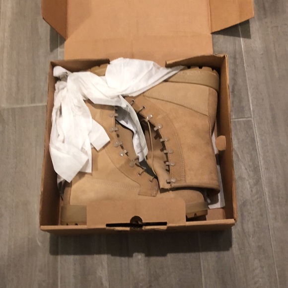 Bates Other - Bates Military Boots sz 8 W Cold Weather Gore-Tex lined W inserts Desert Tan.